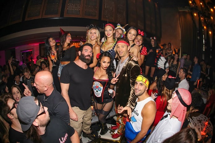 Dan-Bilzerian-at-LAVO-Party-Brunch